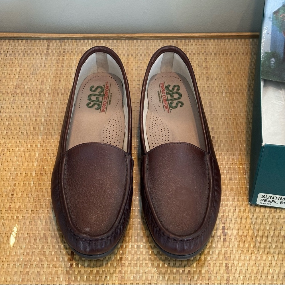 SAS women’s Suntimer Pearl Bone leather loafers new in box size 10-10.5!